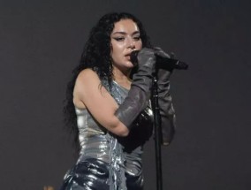 Charli XCX被《柯林斯词典》评为2024年度词汇